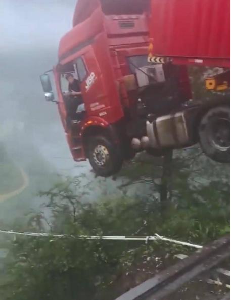 免费配资系统 悬空货车司机将前往榕江灾区救援 感恩回馈社会