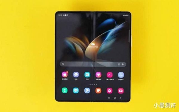 配资网首 三星“用力太猛”, Z Fold4现跌至2592元, 堪称折叠屏手机新卷王